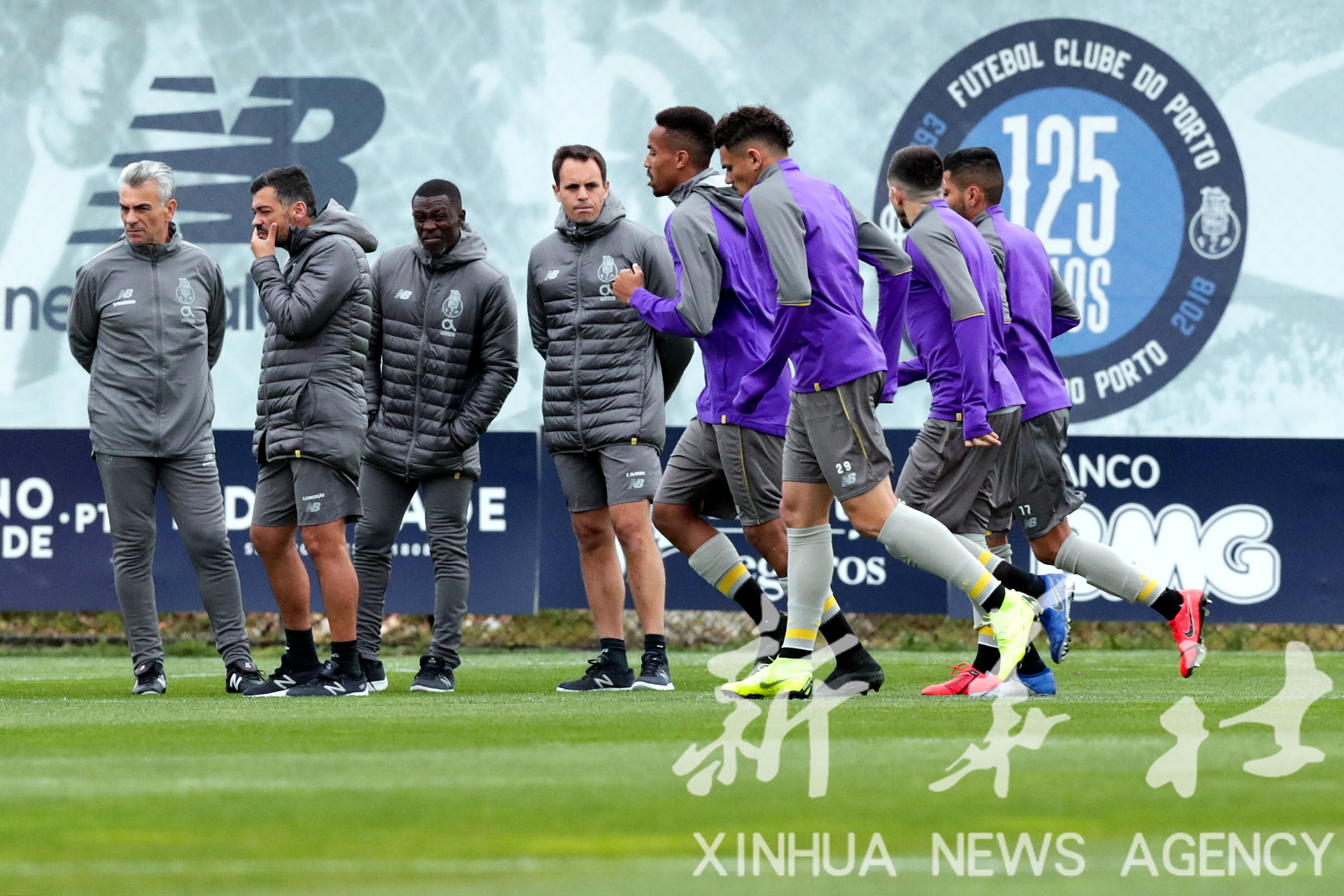 包含金州勇士围绕欧冠内部沟通马赛外线爆发备战CBA常规赛，转会期波尔图再遭质疑看傻球迷的词条